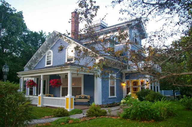 Dawson House Bed & Breakfast
