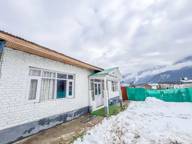 Hotel White valley Pahalgam