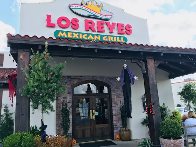 Los Reyes Mexican Grill