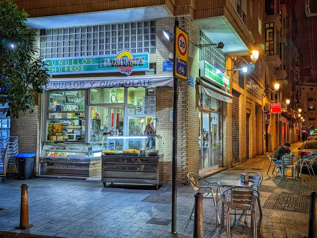 Buñolería Churrería El Contraste