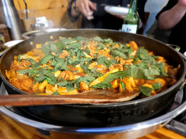 닭이봉닭갈비막국수