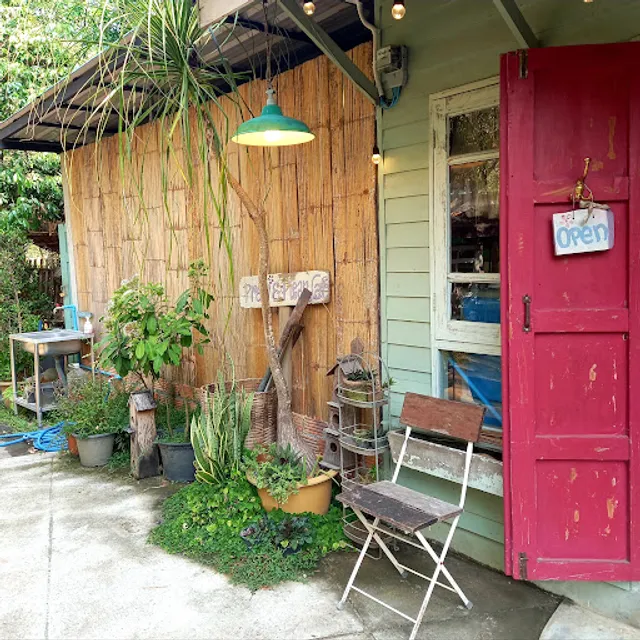 Praw & Plean Green House Cafe