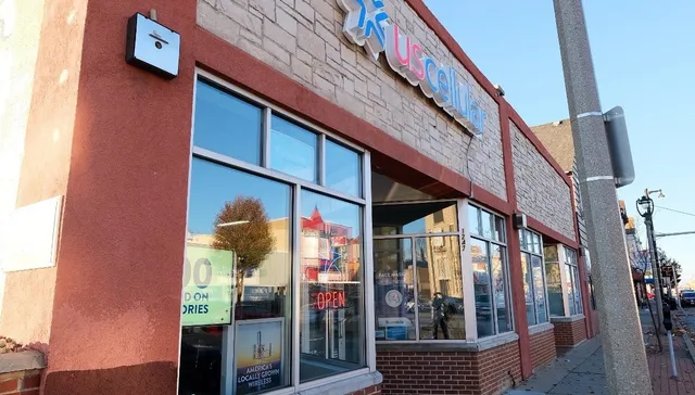 Authorized Retailer UScellular & T-Mobile