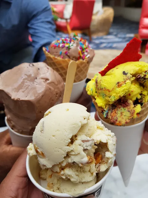 Sun and Ice Ice Cream Parlour