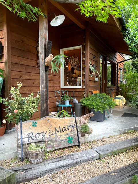 Roz&Mary Cafe