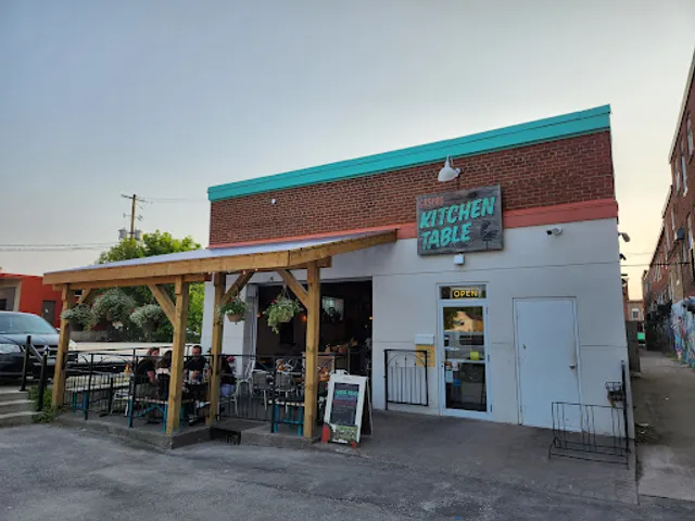 Casero Kitchen Table