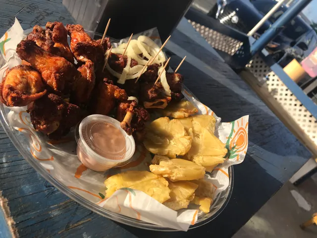 El Velero Bar & Grill