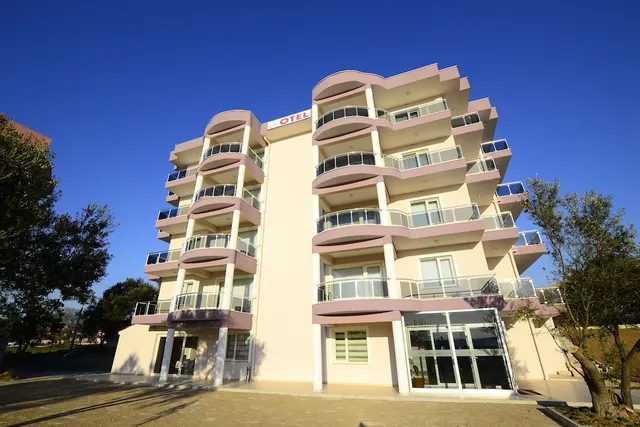 Four Seasons Hotel Suites