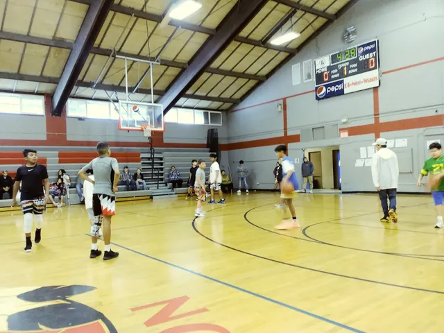 Pi-Nee-Waus Community Center