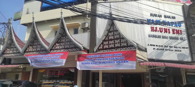 Rumah Makan Kapau HJ. Uni Emi