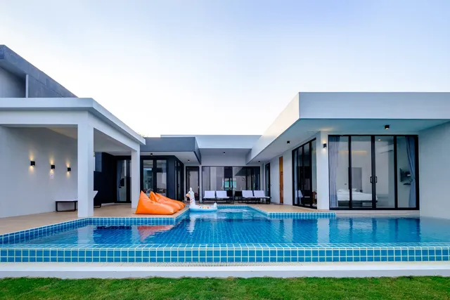 ซันไชน์ พาราไดซ์ รีสอร์ท