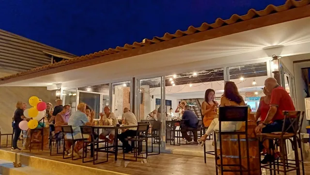 Big Mama's Sports Bar And Restaurant