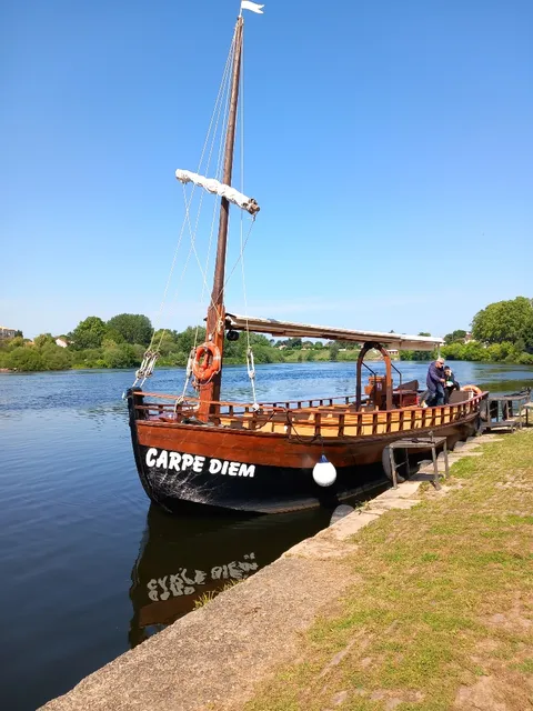 "AU CHANT DES CIGALES" en Dordogne. Gîte tout confort. Pour 4 pers. dès 55€ la nuit ou 385€ la sem. 3 nuits minimum.