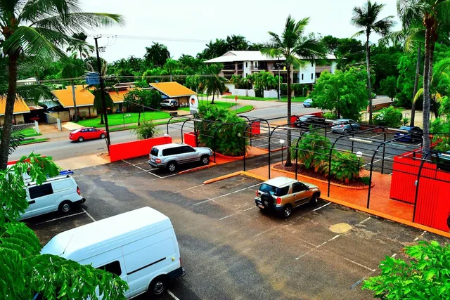 Coconut Grove Holiday Apartments