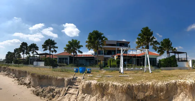 La Playa Pool Villa Chaam Beach front