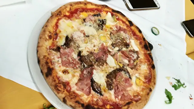 Pizzeria Infinity con forno a legna e servizio a domicilio a Floridia
