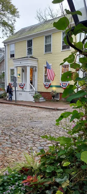 Lynda Willauer Antiques