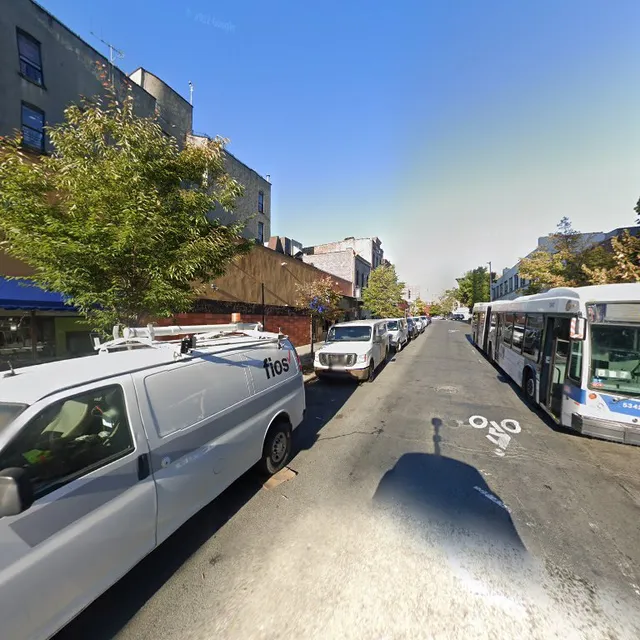 D'Esther Barbershop Unisex