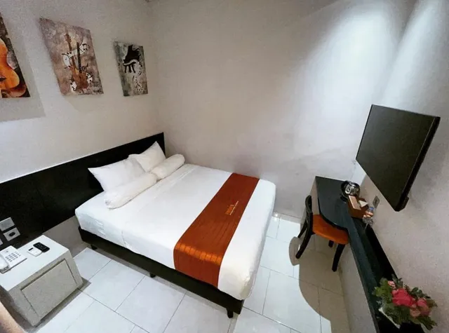 Front One Boutique Karawang