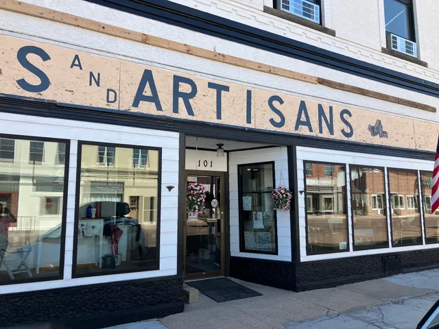 Antiques & Artisans PLUS