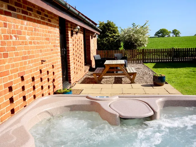Brick Kiln Barns - Norfolk Broads Dog Friendly holiday accommodation