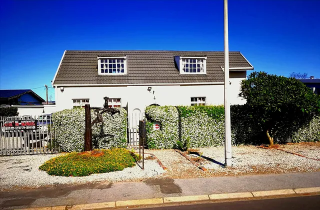 Keedols Inn & Backpackers