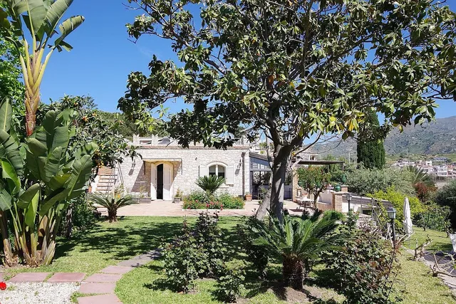 Avocado Bed Breakfast & Beyond