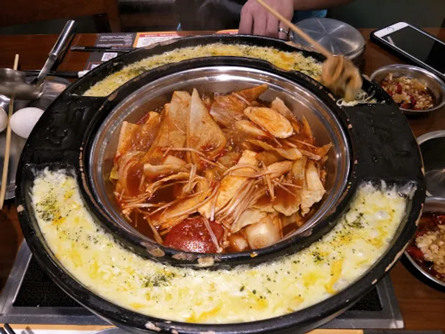 兩餐韓國年糕火鍋 中壢店