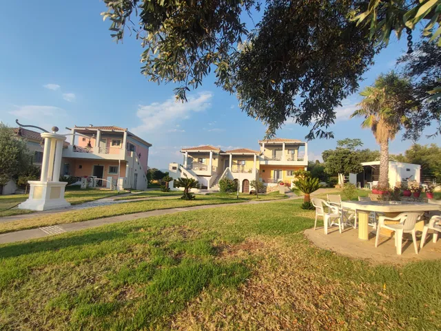 Ta Spitakia Tsarbopoulos