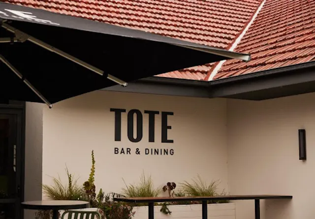 TOTE Bar & Dining