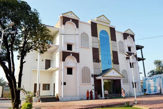 THE SAFARI INN ( Best Hotel )