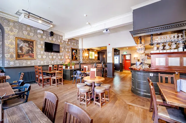 De Hems Dutch Cafe Bar