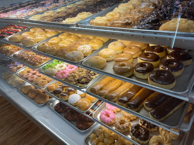 TV DONUTS /Fresh Daily /Mochi /Boba Teas