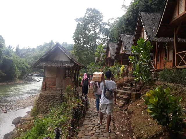 Arusliar Nusa Traditional Cottages