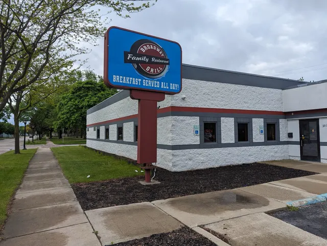 Broadway FAMILY Grill