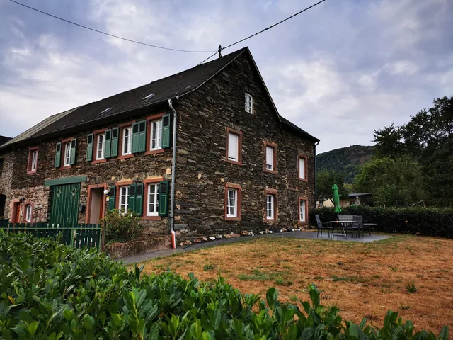 Ferienwohnungen „ Am Goldbach“ Mosel Bernkastel-Kues Hunde willkommen Urlaub mit Hund eingezäunte Wiesen