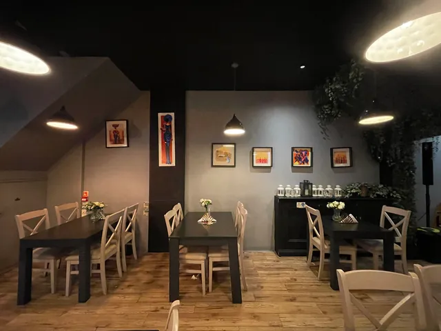 Demi’s Nigerian Restaurant & Bar