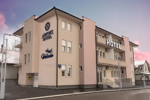 Airport Garni Hotel