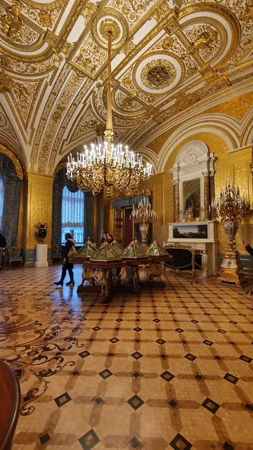 Golden Living Room Salon doré