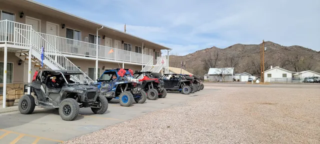 Rainbow Canyon Motel
