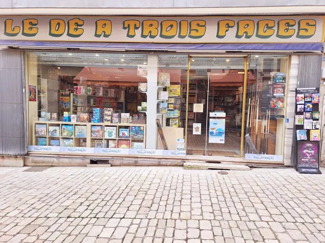 Le Dé à Trois Faces