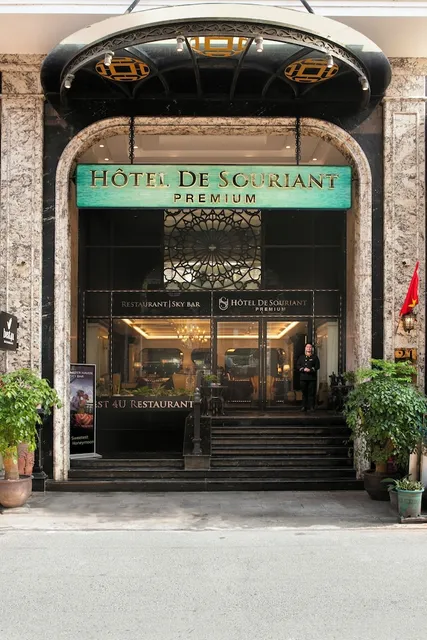 MAY DE VILLE Crown Hotel