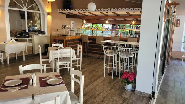 Castello Taverna | Grill - Room