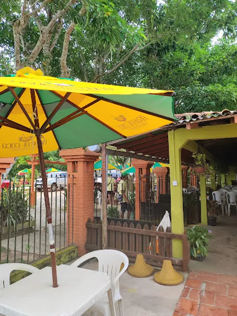 Peixaria e Restaurante Água de Coco