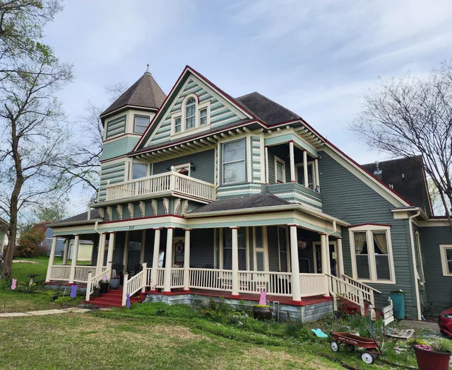 Four Winds Victorian Venue and Suites