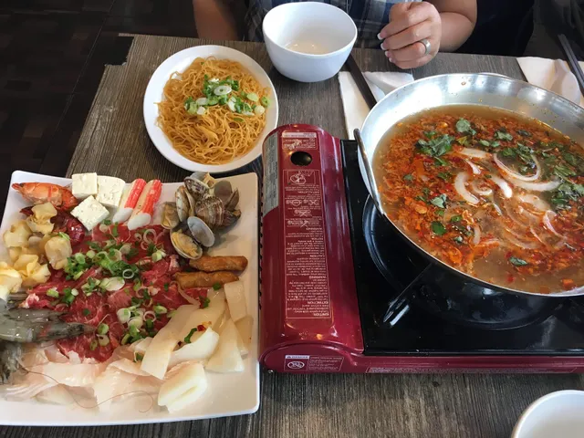 405 HU TIEU Noodle & Dim Sum Cafe