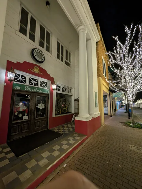 Christmas'round The Corner