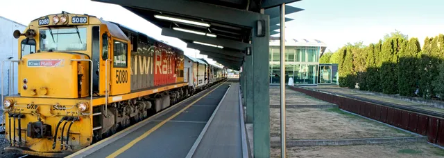 TranzAlpine: Scenic Train Christchurch - Greymouth