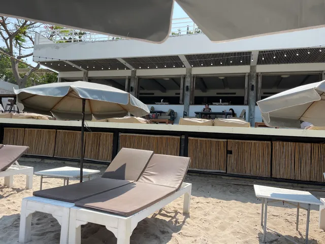 Kindee Beach Cafe & Bar