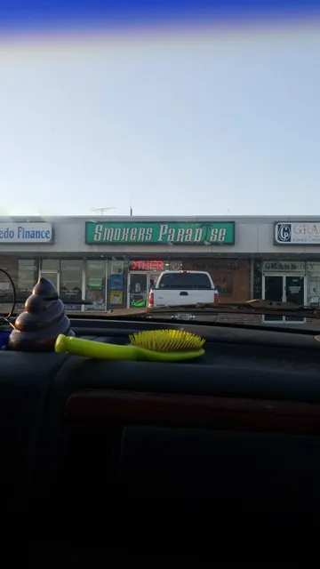 Smokers Paradise